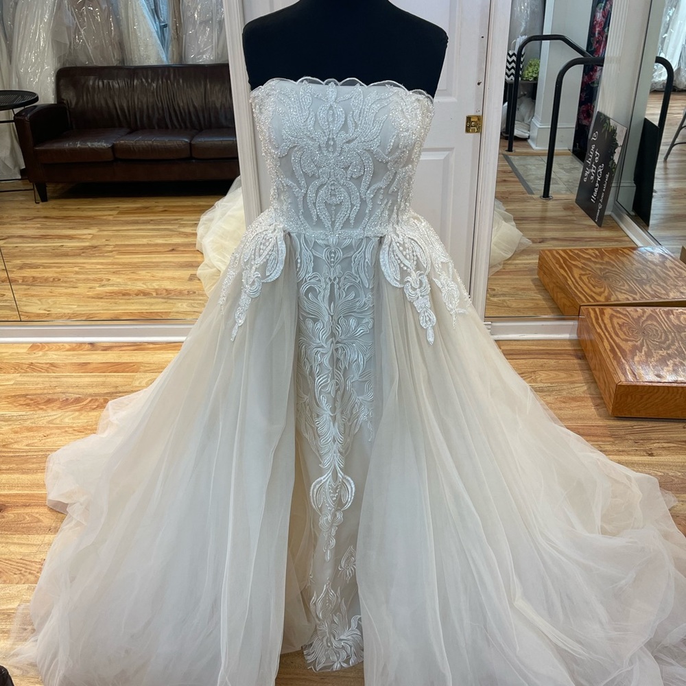 Allure Couture Bridal C400 ivory/gold size 12